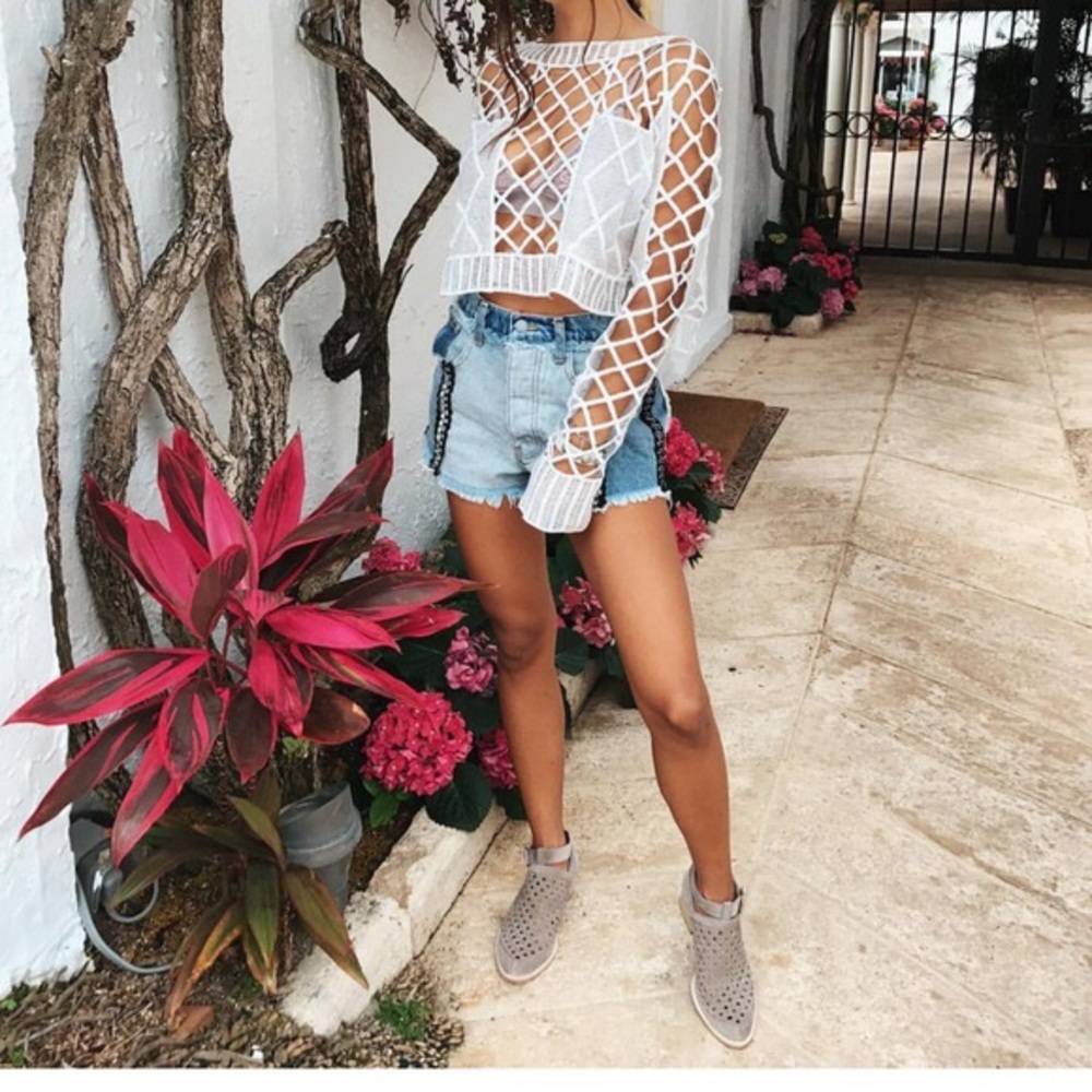 Cropped cut out long sleeve